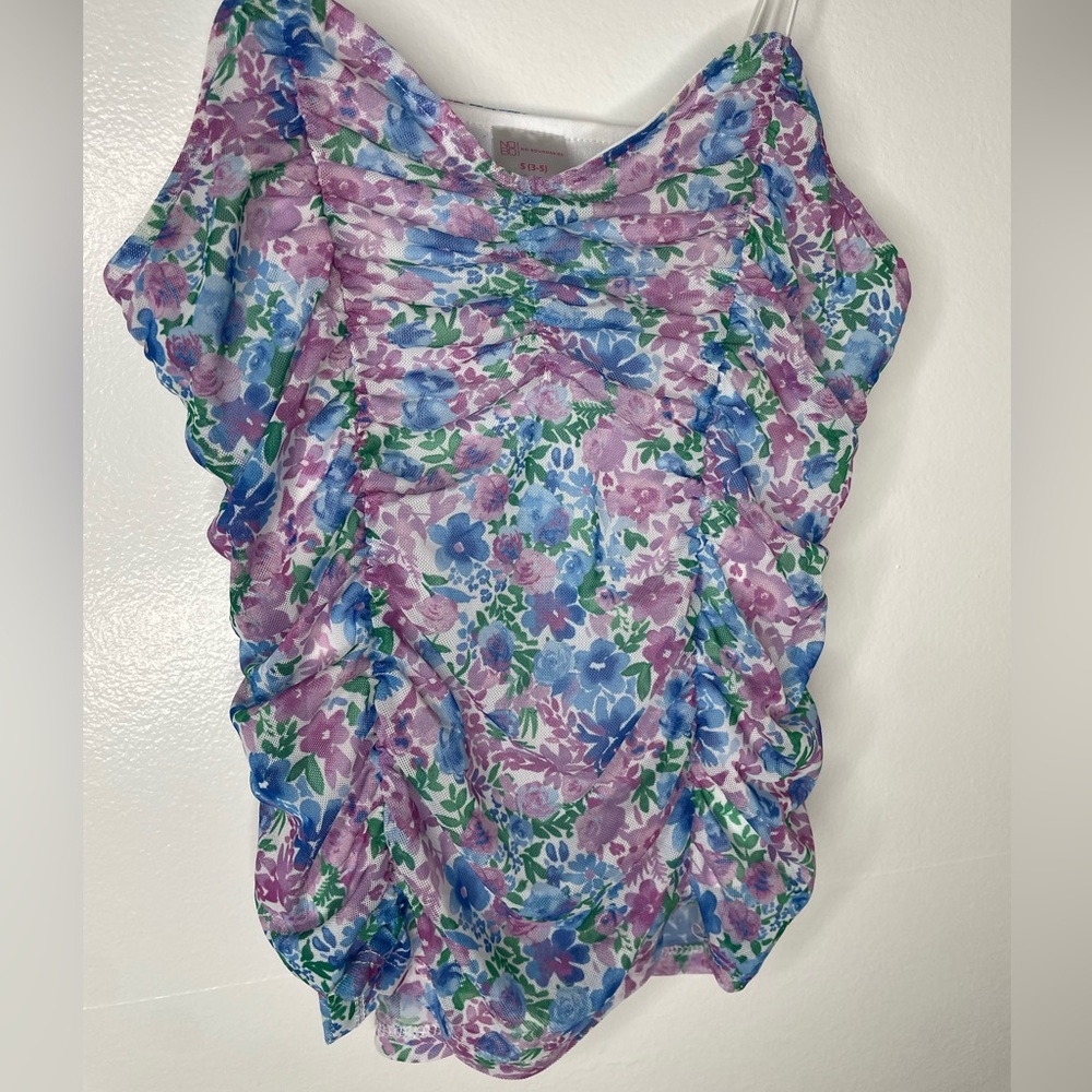 White strap flower ruffle shirt
